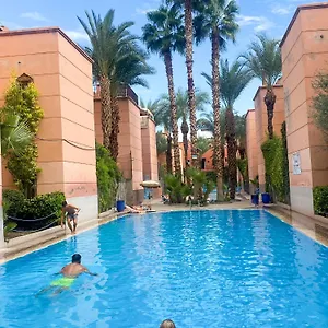 Kamal De Luxe Avec Jacuzzi Et Trois Piscines Au Coeur De Marrakech (adults Only) Pensión Marrakesh